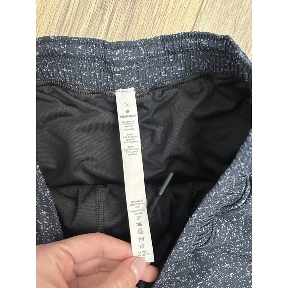 Lululemon Mens Size Small Lined Pace Breaker Out Of Mind Liner Running Shorts 9” - Picture 4 of 6